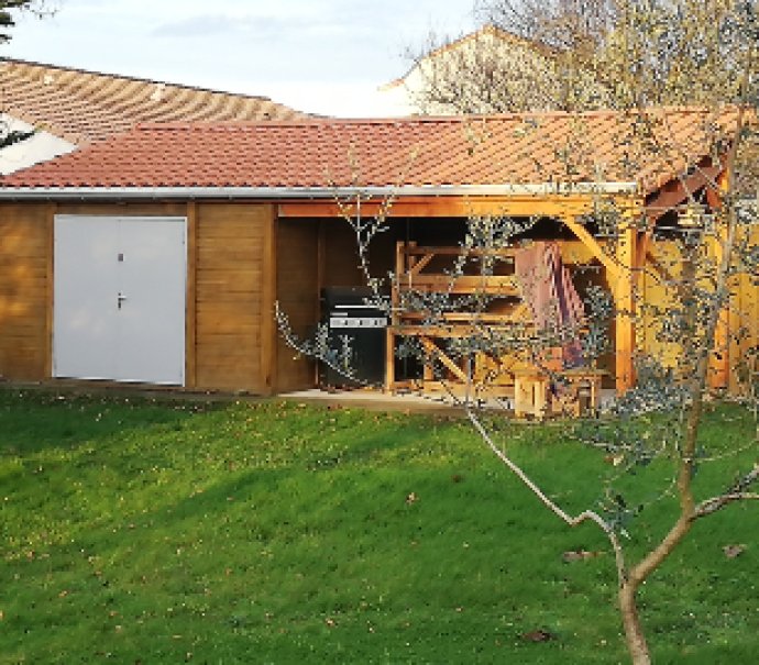 Abri de jardin en béton aspect bois 1 pente avec auvent Abri de jardin en béton aspect bois 1 pente avec auvent